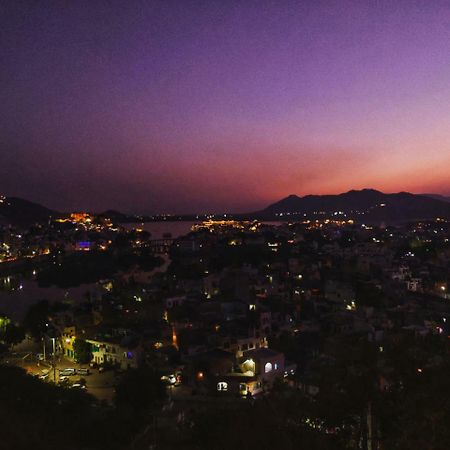 Hotel Kurabar Kothi Удайпур Екстер'єр фото