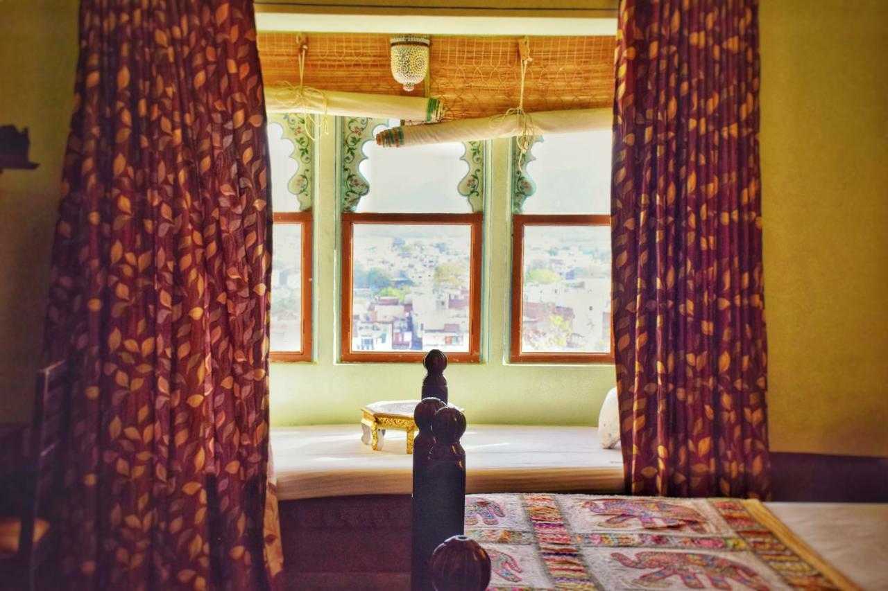 Hotel Kurabar Kothi Удайпур Екстер'єр фото