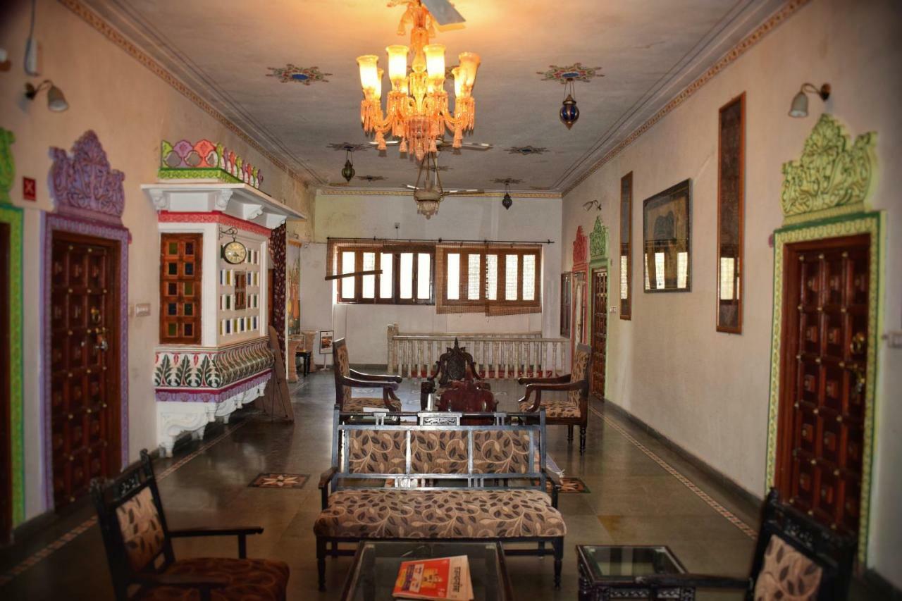 Hotel Kurabar Kothi Удайпур Екстер'єр фото