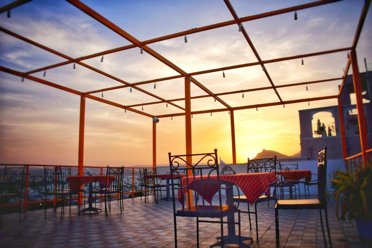 Hotel Kurabar Kothi Удайпур Екстер'єр фото