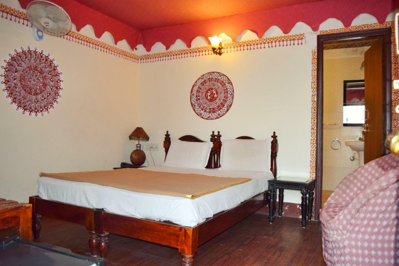 Hotel Kurabar Kothi Удайпур Екстер'єр фото