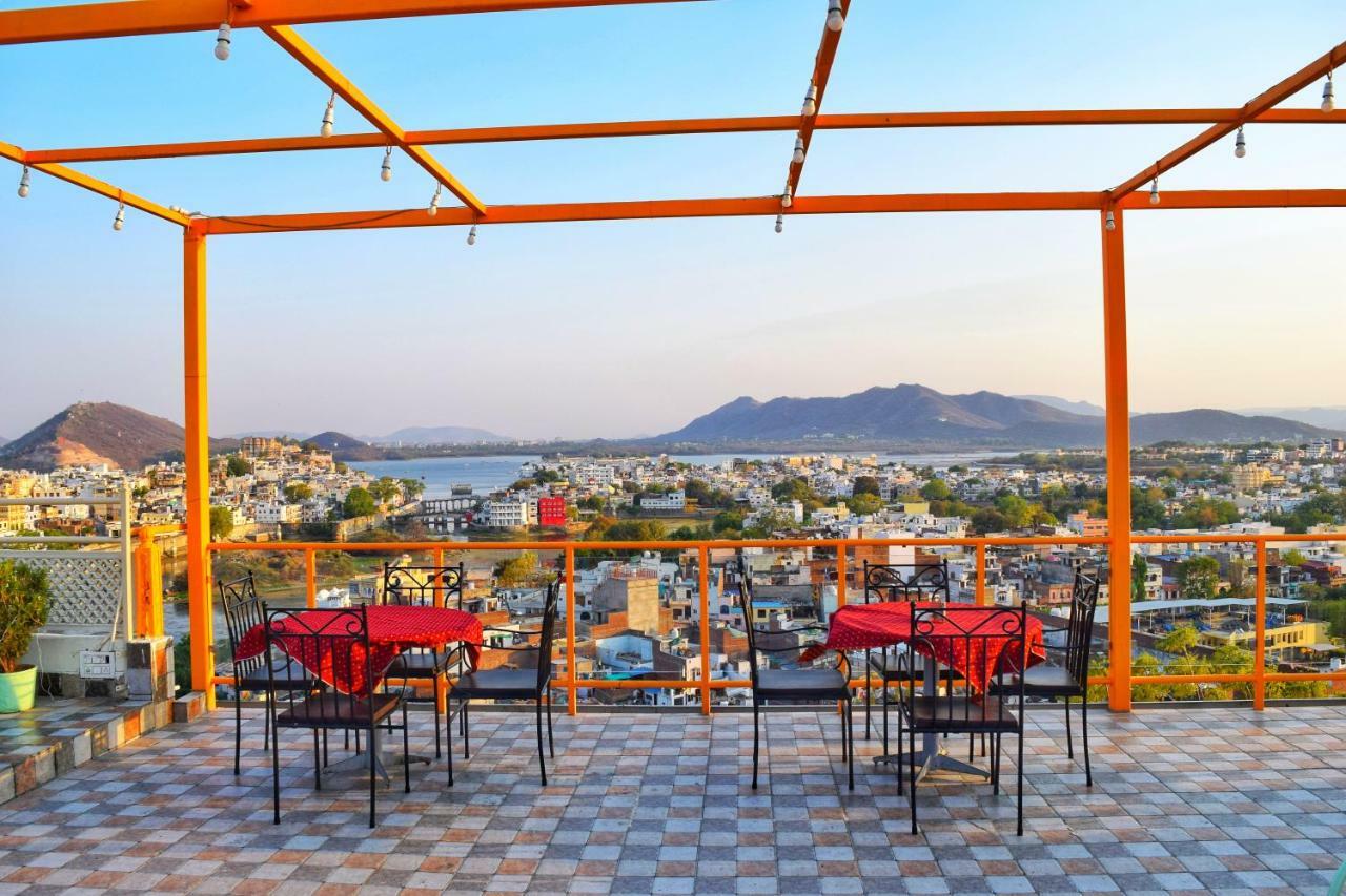 Hotel Kurabar Kothi Удайпур Екстер'єр фото